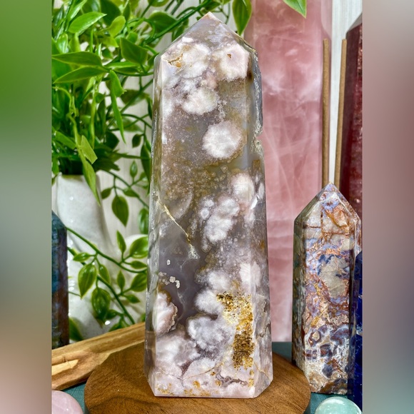 1123 Large Black Flower Agate Crystal Tower - Picture 13 of 14